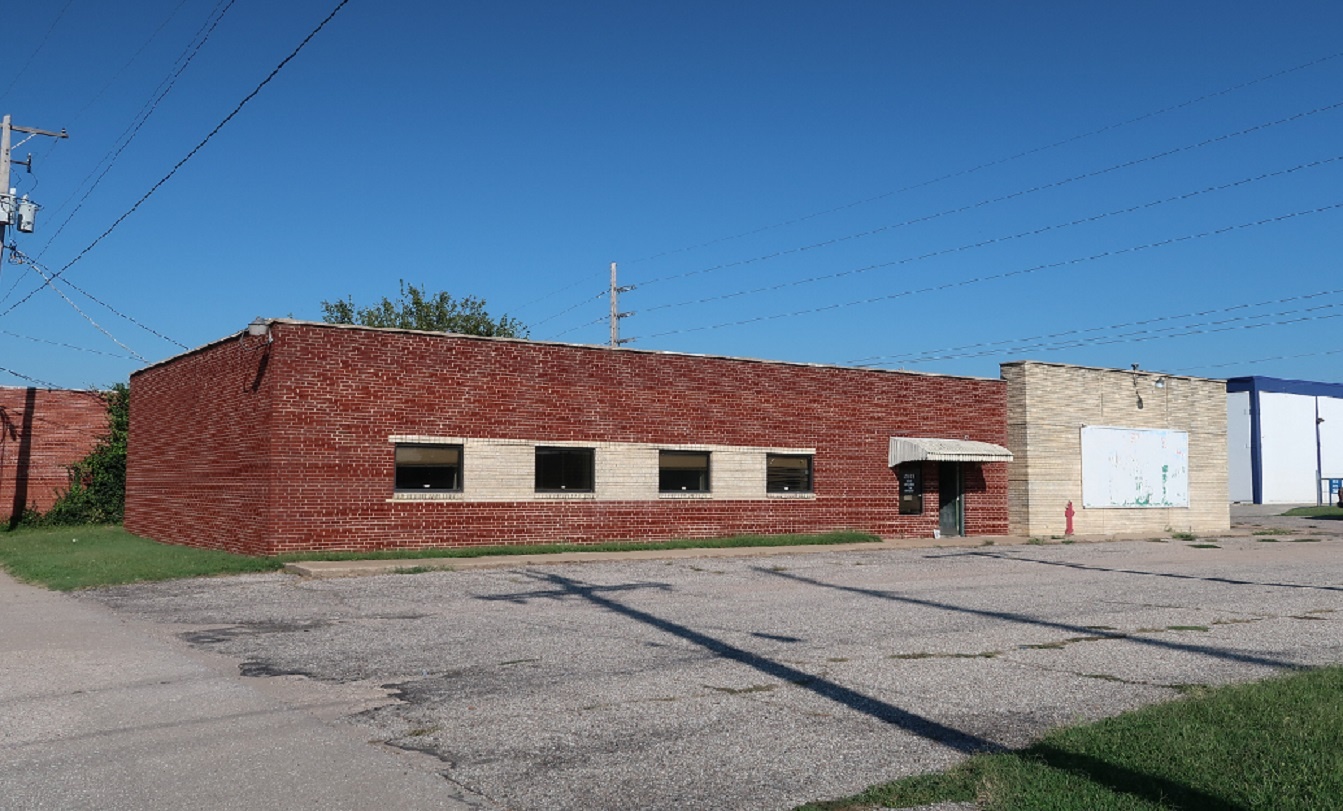 2801 S. Madison Avenue, Wichita, KS 67216