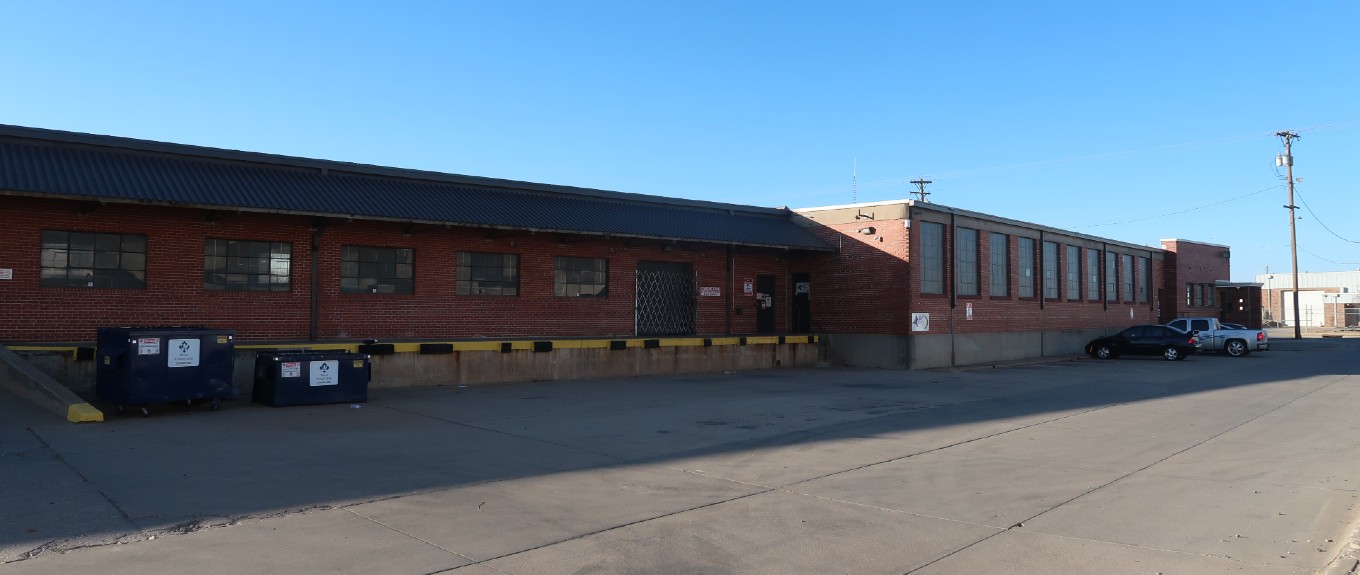 725 E. Lincoln Street, Wichita, KS 67214 W.A.M. Capital, LLC